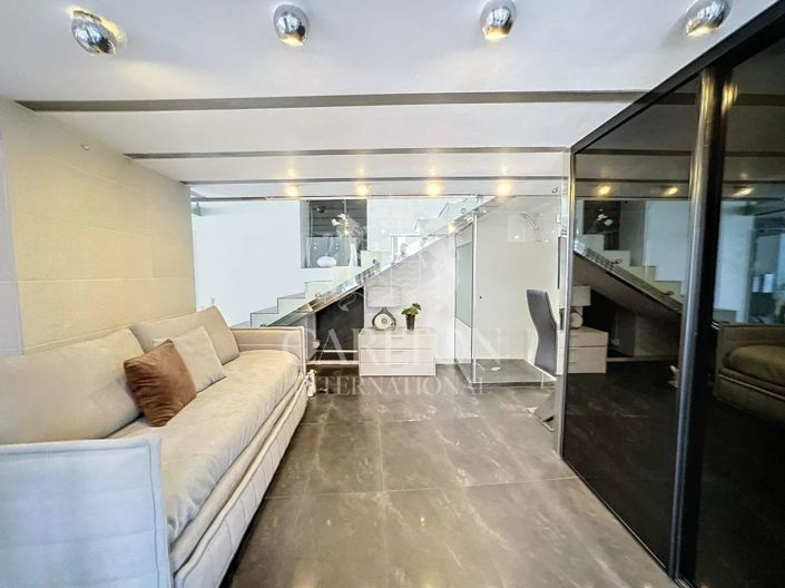 Image No.10-3 Bed Apartment for sale