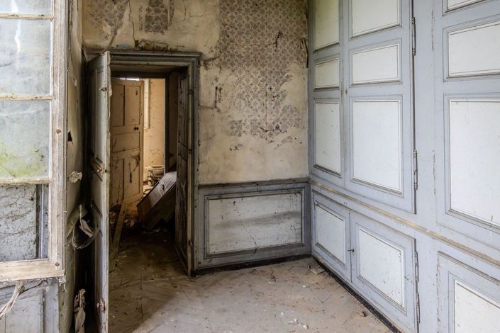 Image No.15-8 Bed Property for sale