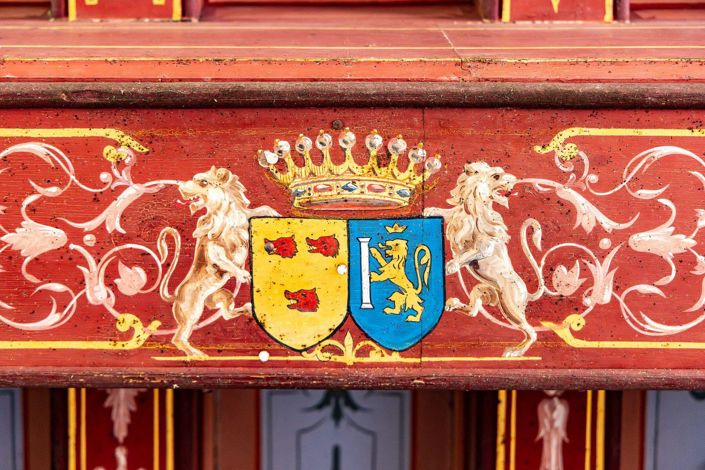 Image No.9-8 Bed Property for sale