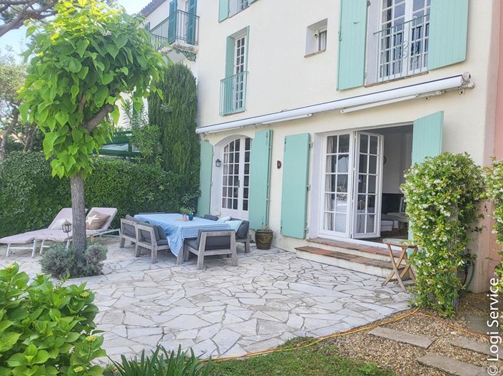 Image No.1-6 Bed House for sale