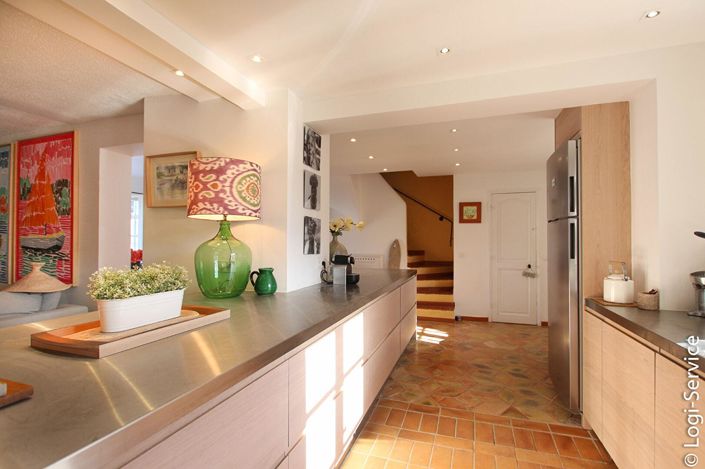 Image No.4-6 Bed House for sale