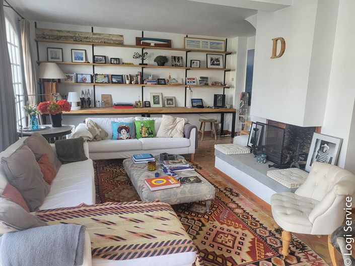 Image No.5-6 Bed House for sale