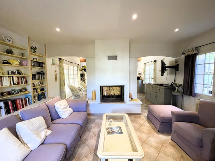 Image No.5-5 Bed House for sale