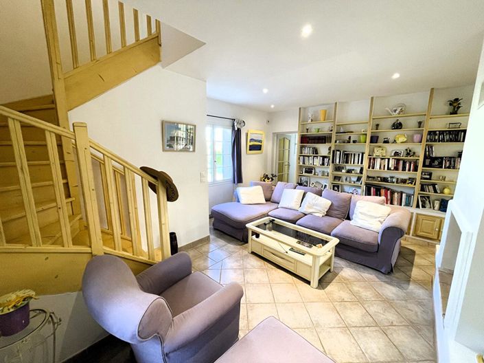 Image No.6-5 Bed House for sale