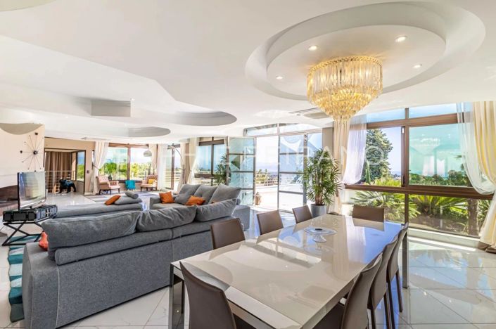 Image No.3-6 Bed House for sale