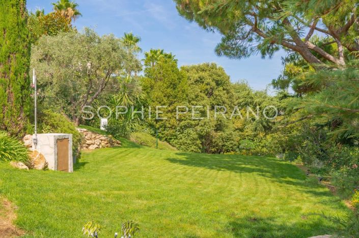 Image No.9-6 Bed House for sale