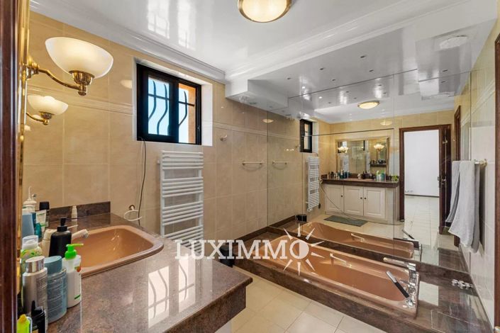 Image No.11-6 Bed House for sale