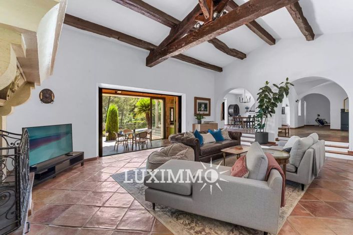 Image No.5-6 Bed House for sale