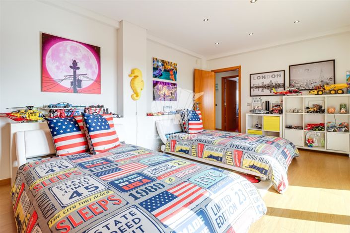 Image No.17-4 Bed House for sale