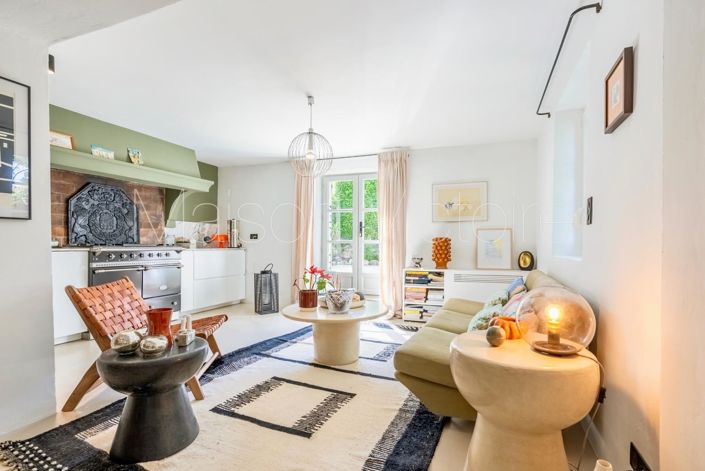 Image No.11-3 Bed House for sale