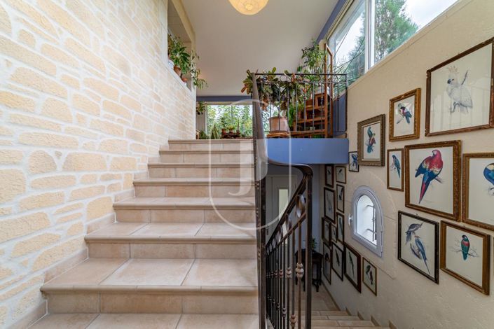 Image No.10-5 Bed House for sale