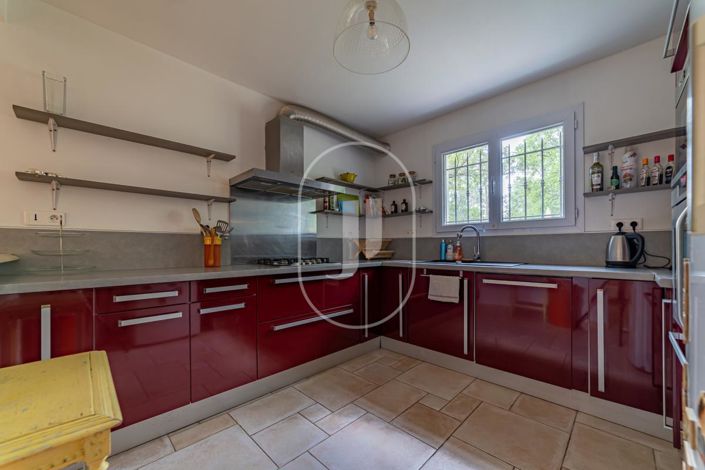 Image No.11-5 Bed House for sale