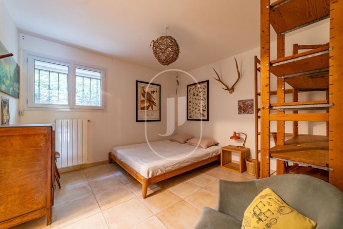 Image No.13-5 Bed House for sale