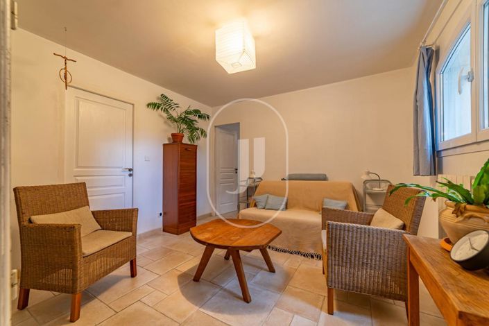 Image No.14-5 Bed House for sale