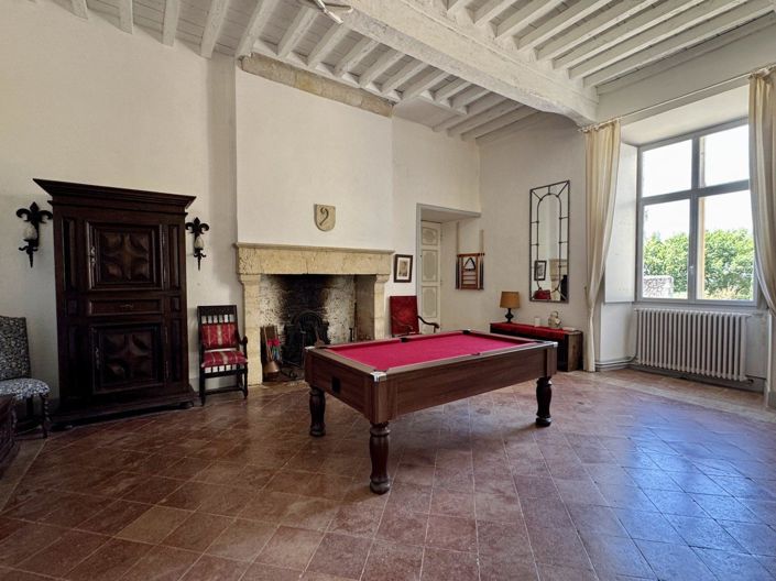 Image No.10-3 Bed Property for sale