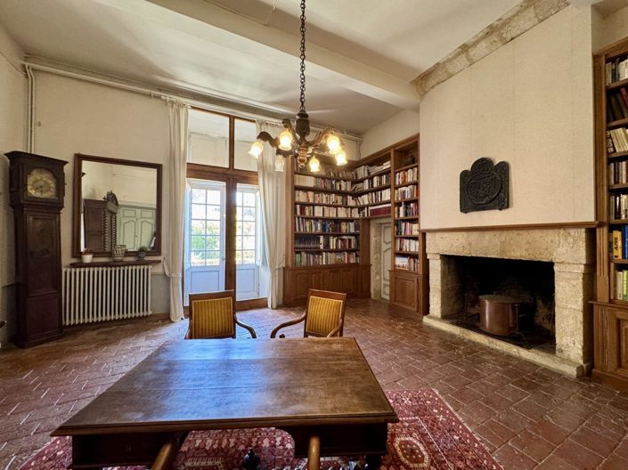 Image No.16-3 Bed Property for sale