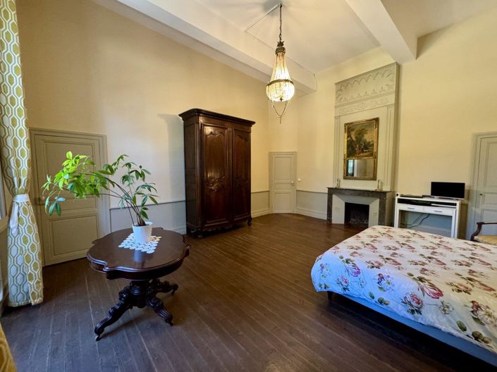 Image No.18-3 Bed Property for sale