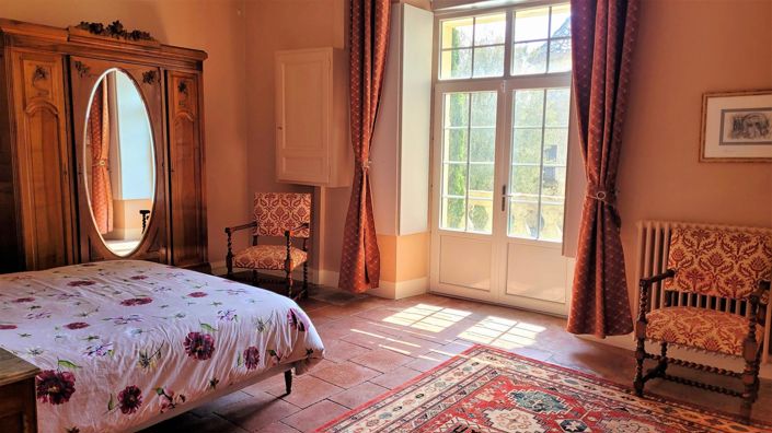 Image No.20-3 Bed Property for sale