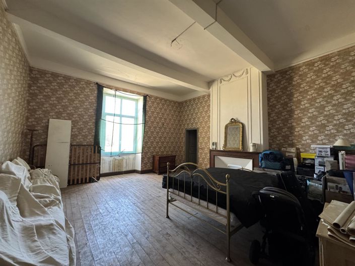 Image No.29-3 Bed Property for sale