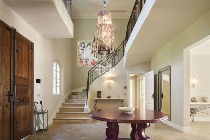 Image No.12-8 Bed House for sale