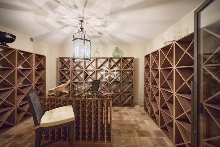 Image No.19-8 Bed House for sale