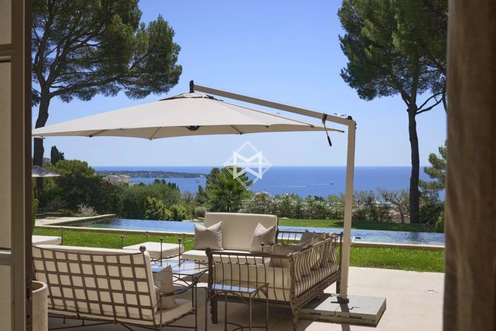 Image No.3-8 Bed House for sale