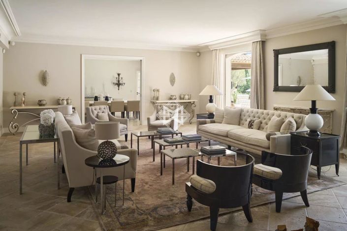 Image No.6-8 Bed House for sale