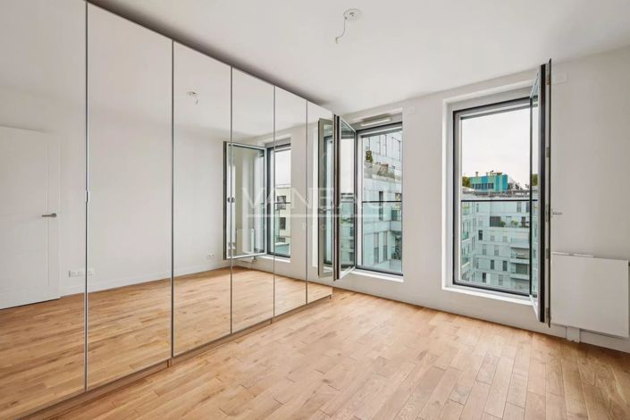 Image No.10-3 Bed Apartment for sale