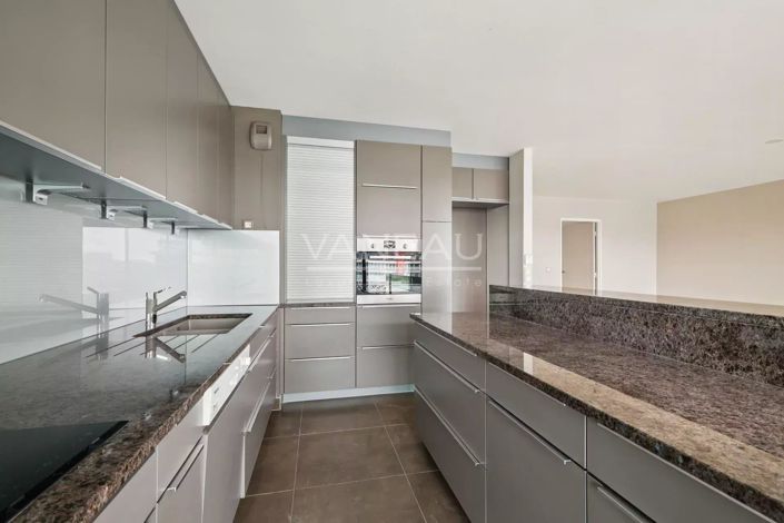 Image No.14-3 Bed Apartment for sale