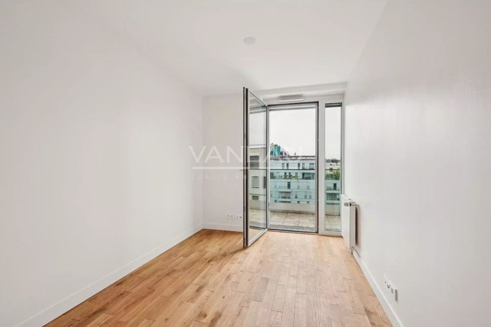 Image No.9-3 Bed Apartment for sale