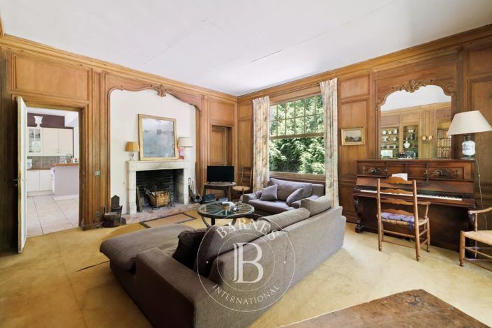 Image No.10-5 Bed House for sale