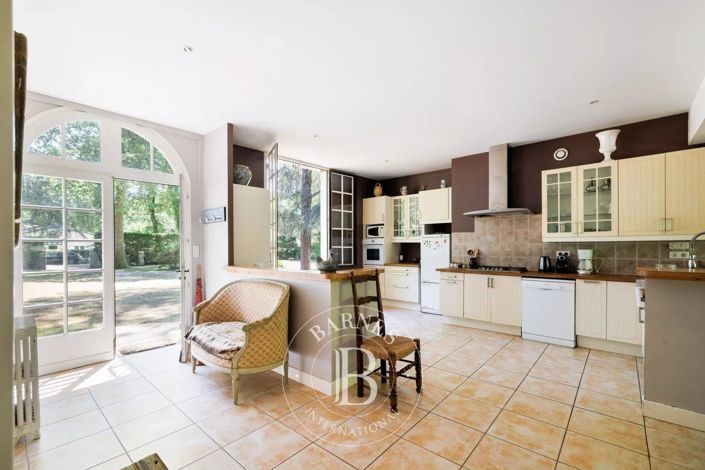 Image No.13-5 Bed House for sale