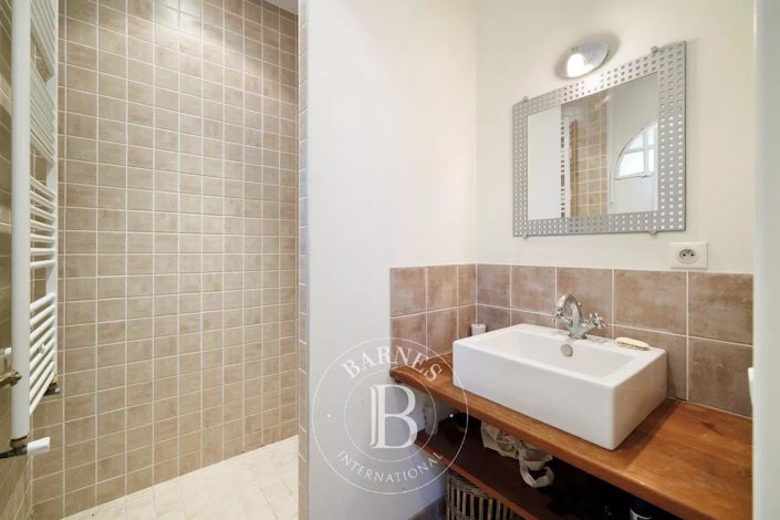 Image No.19-5 Bed House for sale