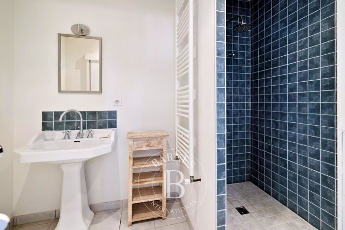 Image No.21-5 Bed House for sale