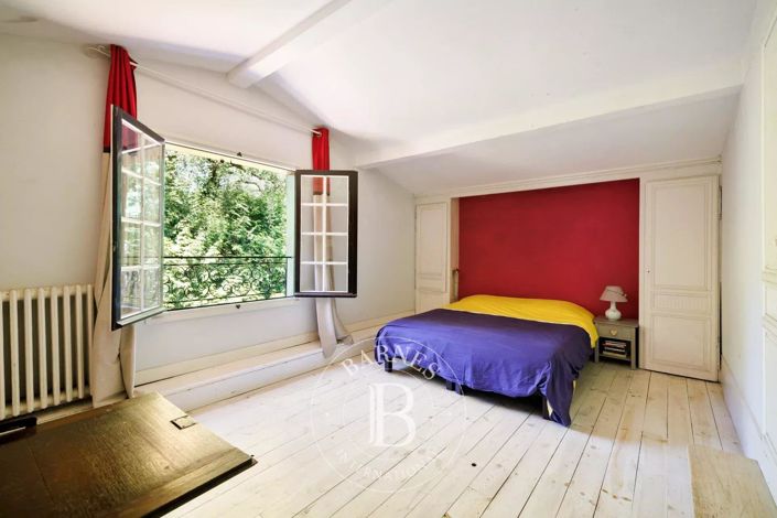 Image No.22-5 Bed House for sale