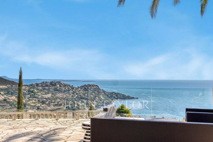 Image No.4-4 Bed House for sale