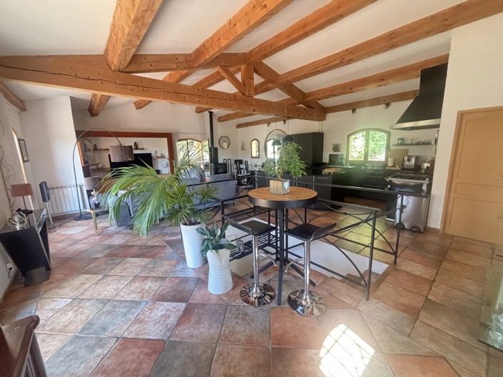 Image No.1-4 Bed House for sale