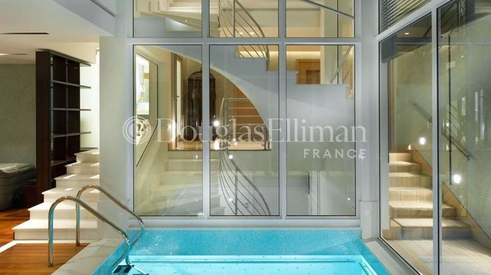 Image No.24-7 Bed House for sale