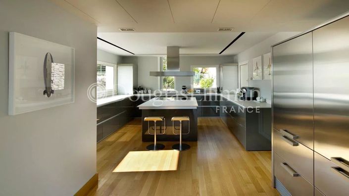 Image No.27-7 Bed House for sale