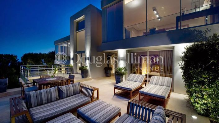 Image No.5-7 Bed House for sale