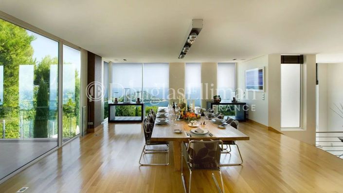 Image No.9-7 Bed House for sale