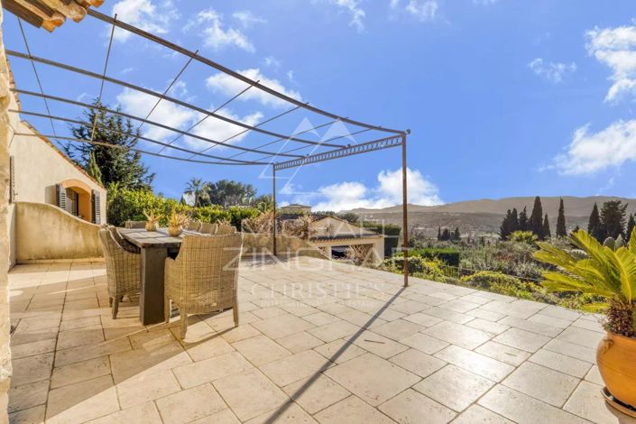 Image No.11-3 Bed House for sale