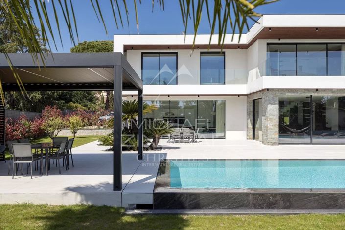 Image No.3-5 Bed House for sale