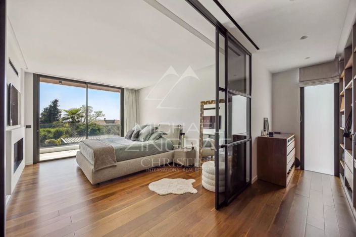 Image No.6-5 Bed House for sale