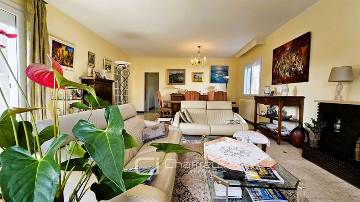 Image No.2-3 Bed House for sale