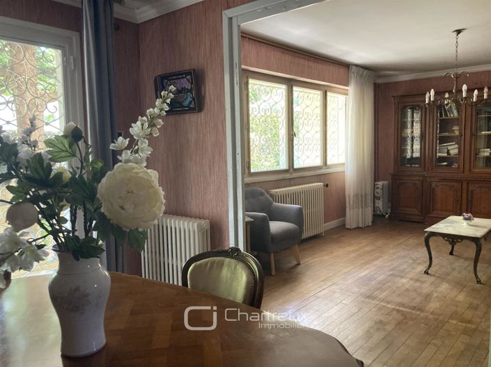 Image No.6-2 Bed House for sale