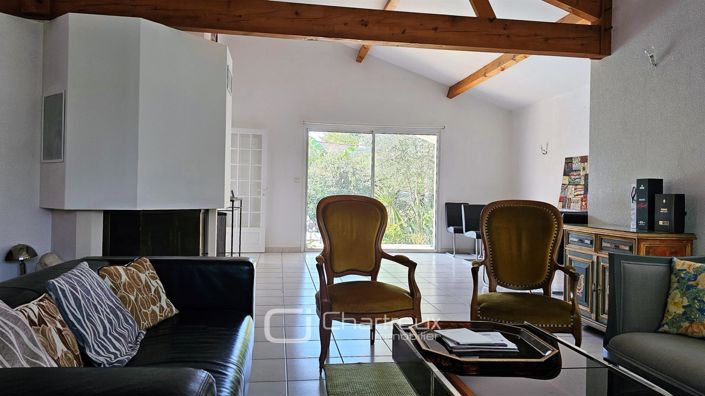 Image No.3-5 Bed House for sale