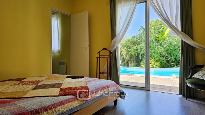 Image No.4-5 Bed House for sale