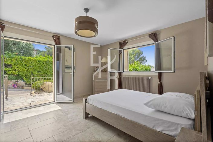 Image No.13-5 Bed House for sale