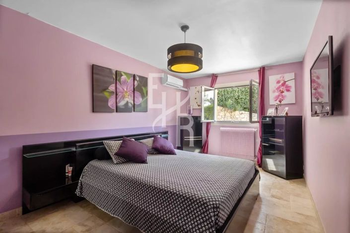 Image No.15-5 Bed House for sale